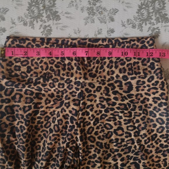 2/$40 Liquido leopard print stretchy leggings - Picture 8 of 9